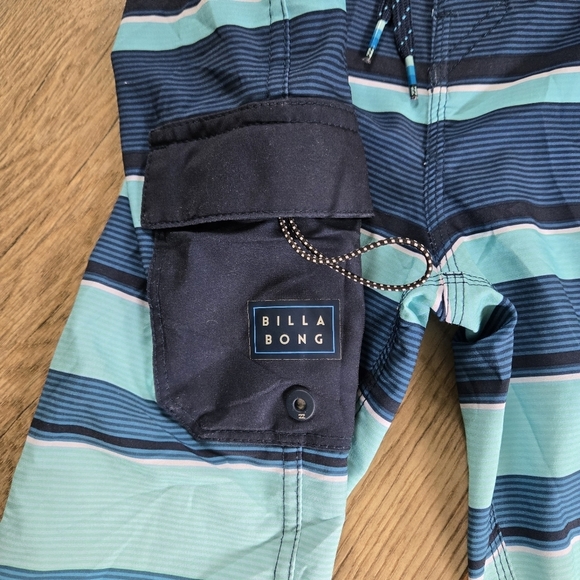 Billabong Platinum X All Day Boys Youth Size 27 Blue Striped Swim Shorts, - Picture 5 of 10